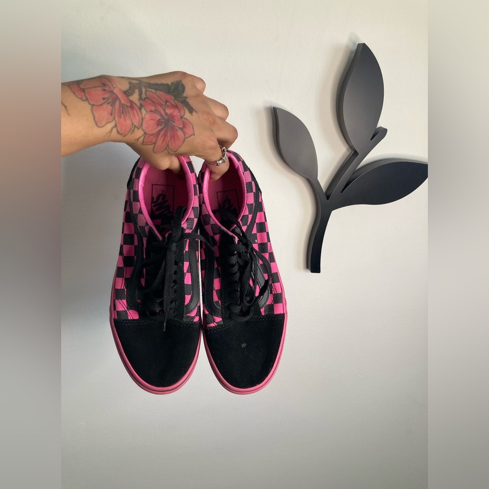 Unisex Hot Pink And Black Checkered Vans Sneakers (stain easy to wash off)